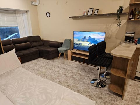 Communal lounge/ TV room, Seating area, Evening entertainment