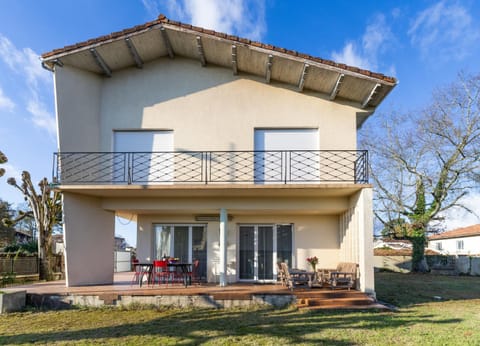 Property building, Garden, Balcony/Terrace, Garden view