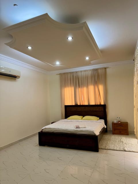 Bed, Photo of the whole room, Bedroom, air conditioner