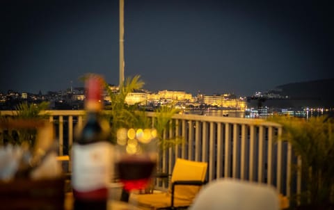 Lounge or bar