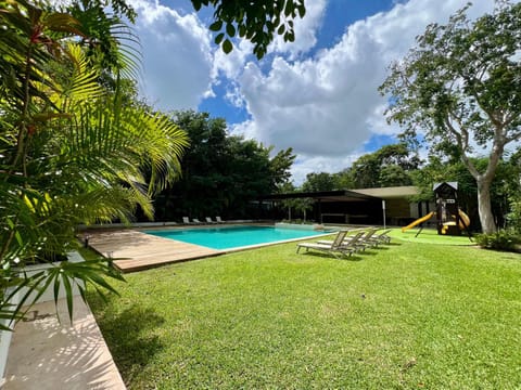 Garden, Garden view, Swimming pool, sunbed
