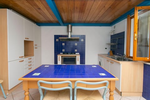 Trilocale con terrazzino a Marcelli - M025 Apartment in Marcelli