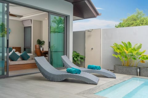 Pool view, Swimming pool, sunbed