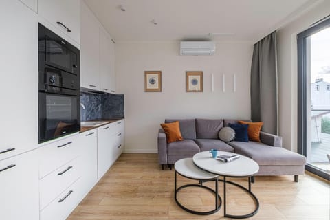 TV and multimedia, Kitchen or kitchenette, Living room, Seating area, Dining area, air conditioner