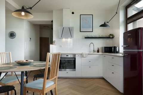 Kitchen or kitchenette, Dining area, dishwasher, oven, pet friendly, stove