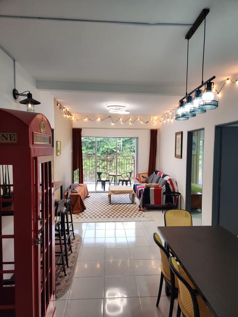 Living room, Seating area, Dining area