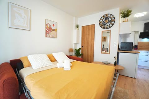 Studio neuf parking gratuit 15 minutes de Lyon Apartment in Lyon