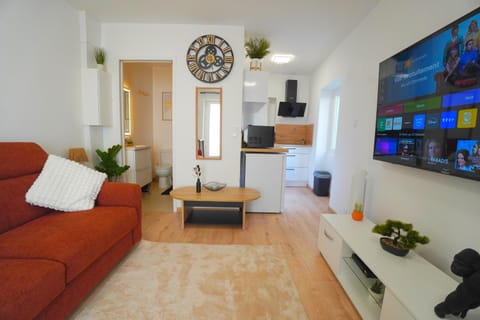 Studio neuf parking gratuit 15 minutes de Lyon Apartment in Lyon