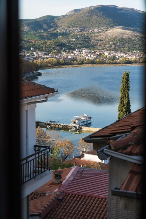 Nearby landmark, Day, Natural landscape, View (from property/room), City view, Lake view, Mountain view
