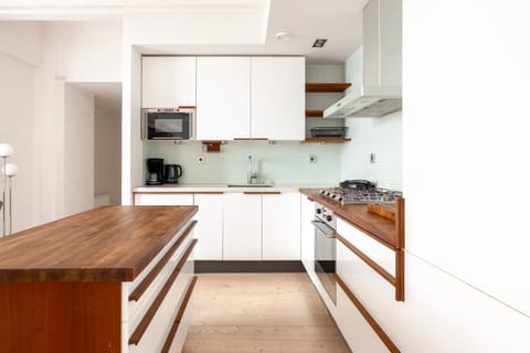 Kitchen or kitchenette, oven, stove