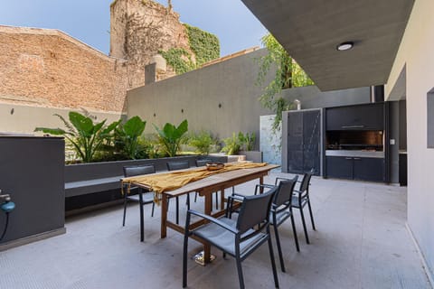 BBQ facilities, Dining area
