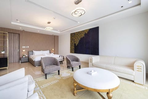 Villa with Private Pool in Palm Jumeirah Villa in Dubai