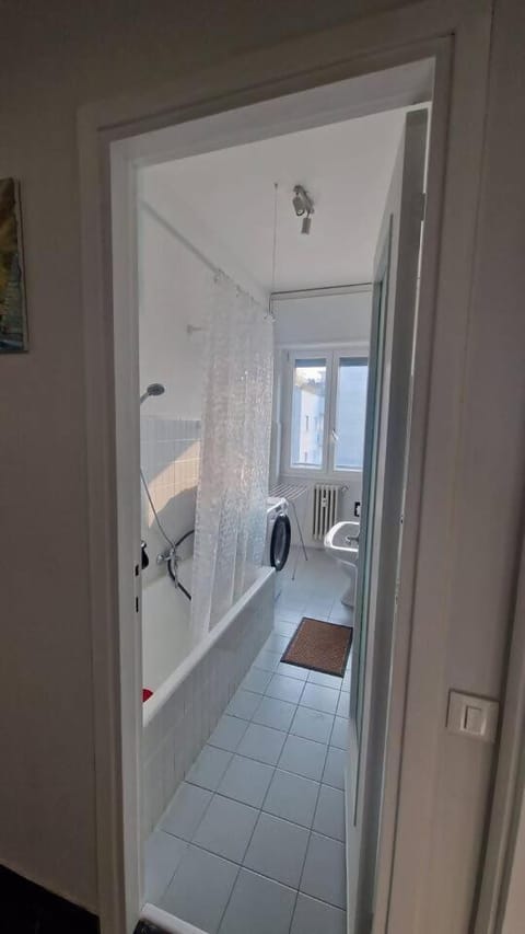 Domus Serena centrale per 4 persone Apartment in Bergamo