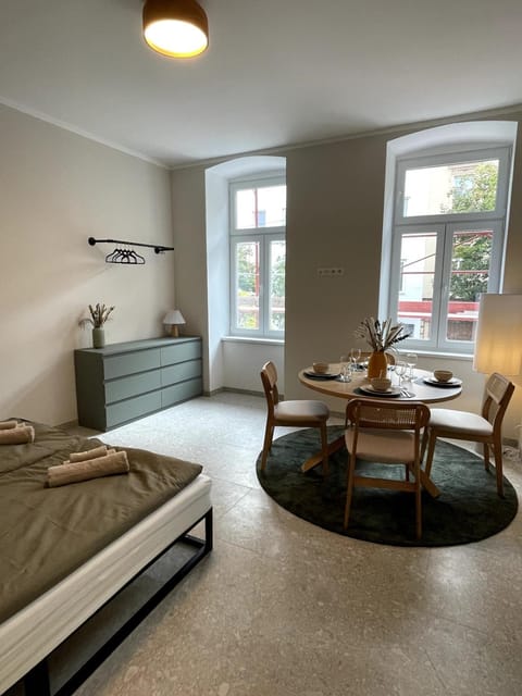Bed, Living room, Dining area, Bedroom
