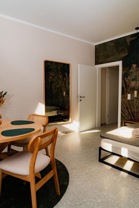 Seating area, Bedroom