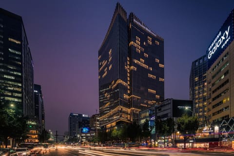 Facade/entrance, Night, Neighbourhood, Neighbourhood