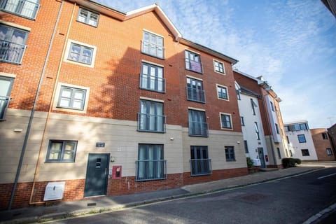Modern 2-Bed Apartment in Central Portsmouth Apartment in Portsmouth