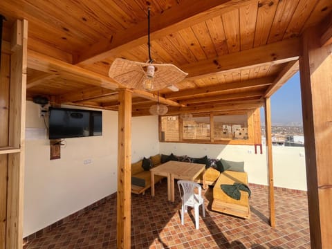 Property building, Communal lounge/ TV room, TV and multimedia, View (from property/room), Balcony/Terrace, Evening entertainment