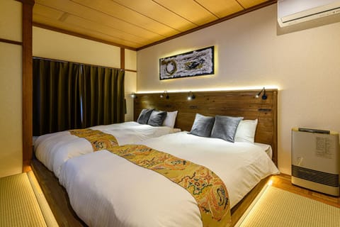 Bed, Bedroom, air conditioner