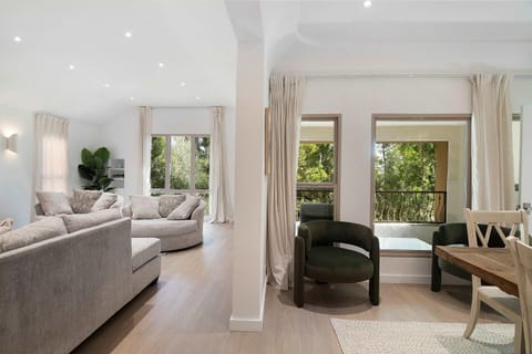 Remodeled 3-Bedroom Retreat in LA Apartment in Beverly Hills