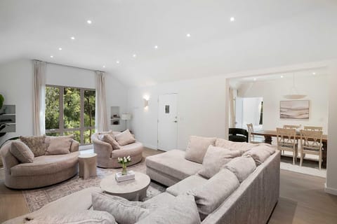 Remodeled 3-Bedroom Retreat in LA Apartment in Beverly Hills