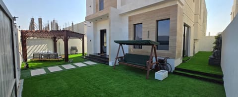 Property building, Garden, Garden view, sunbed