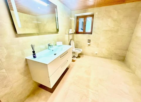 Scenic Stay Grindelwald Interlaken & Lauterbrunen House in Grindelwald