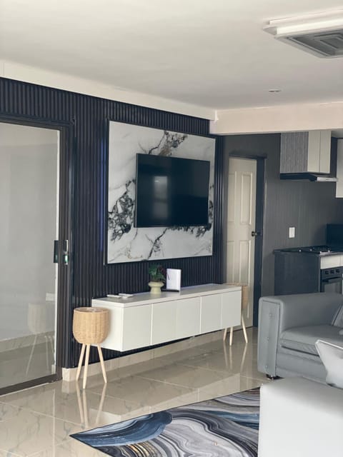 Communal lounge/ TV room, Communal lounge/ TV room, TV and multimedia, Living room, Seating area, Evening entertainment