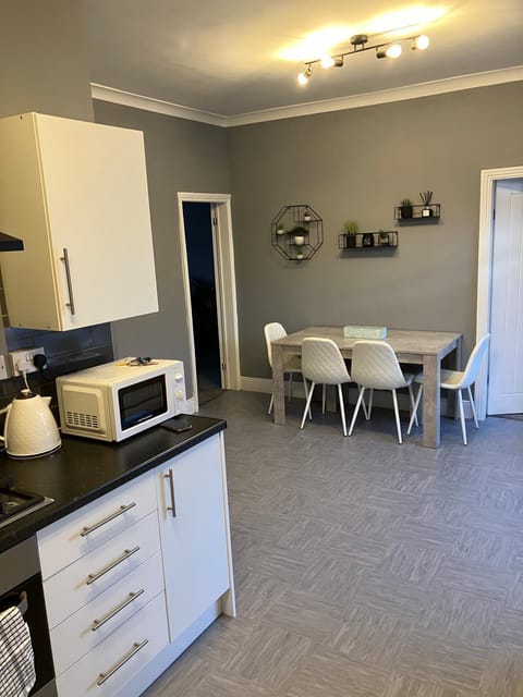 Affordable Luxury 2 Stunning apartment Sunderland close to City centre hospital Crown Works Studio and Nissan Apartment in Sunderland