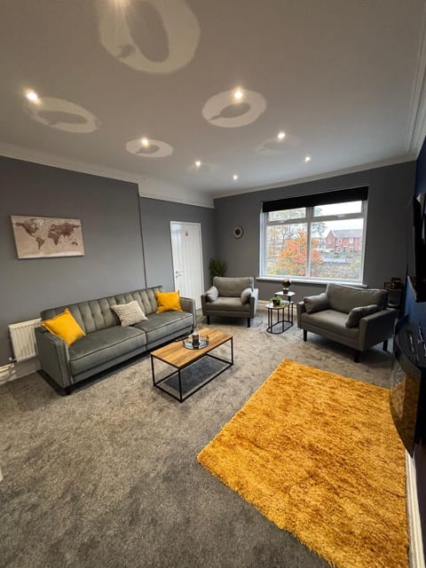 Affordable Luxury 2 Stunning apartment Sunderland close to City centre hospital Crown Works Studio and Nissan Apartment in Sunderland