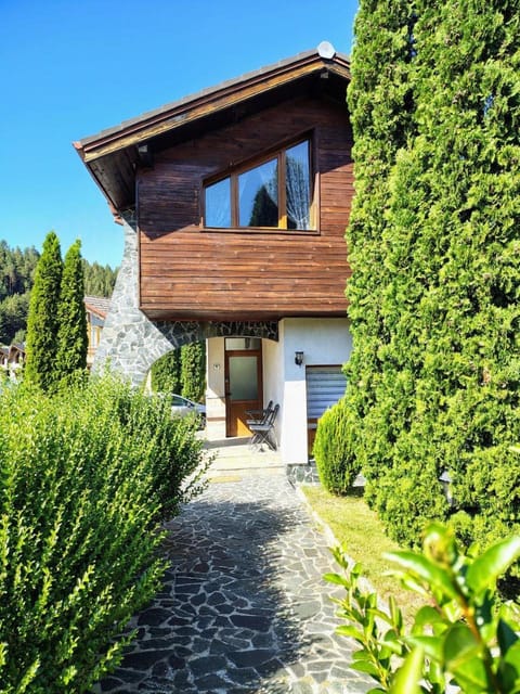 Property building, Day, Garden, Garden