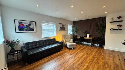 Entire apartment in Waterloo, Crosby, Liverpool Apartment in England