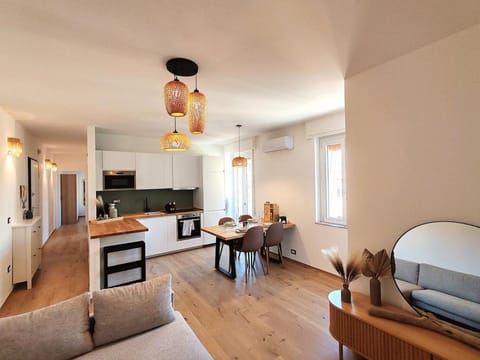 Kitchen or kitchenette, Living room