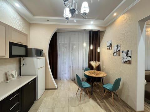 TV and multimedia, Kitchen or kitchenette, Seating area, oven