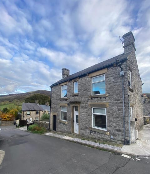 Property building, Natural landscape, Mountain view