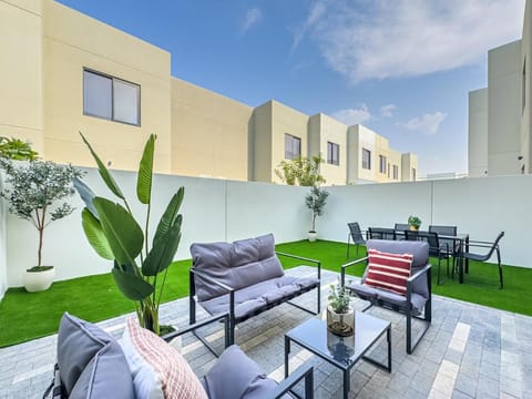 Amazing Townhouse - Yas Island - 5 min to Formula 1, Ferrari World, Warner Bros, Sea World - Designer's Choice Villa in Abu Dhabi