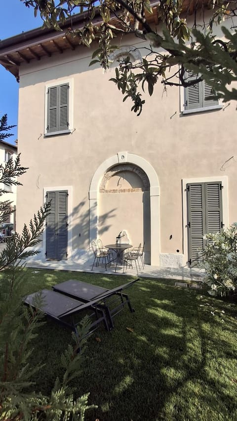 Property building, Garden, Garden view