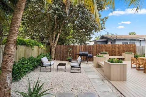 Spacious Miami Retreat with Private Backyard — Ideal for Families & Groups House in North Miami