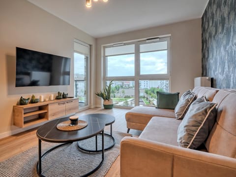Communal lounge/ TV room, TV and multimedia, Living room, Seating area, Evening entertainment