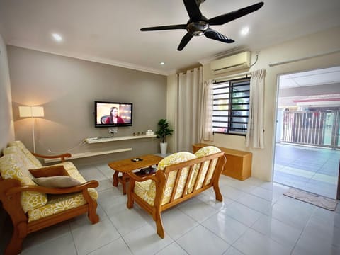 TV and multimedia, Living room, Seating area