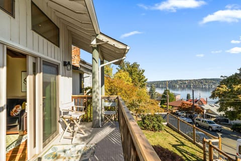 Balcony/Terrace, Lake view