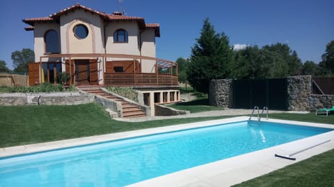 Property building, Swimming pool, Swimming pool