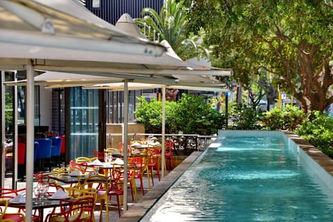 Restaurant/places to eat, Balcony/Terrace, Swimming pool