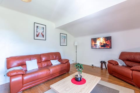 Grand Appartement-Vue Montagne-Wi-Fi-Parking Apartment in Arâches-la-Frasse