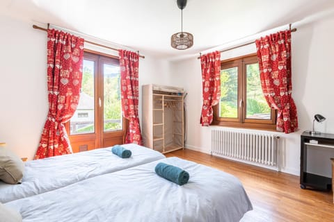 Grand Appartement-Vue Montagne-Wi-Fi-Parking Apartment in Arâches-la-Frasse