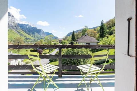 Grand Appartement-Vue Montagne-Wi-Fi-Parking Apartment in Arâches-la-Frasse
