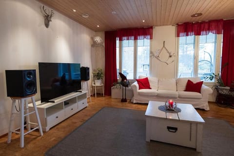 Spacious detached house for a larger group Villa in Rovaniemi