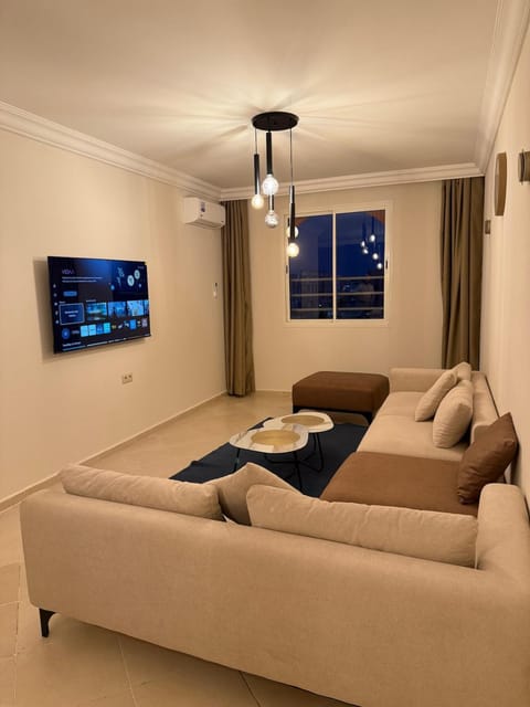 Communal lounge/ TV room, Living room, Seating area, Evening entertainment, air conditioner