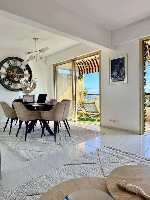 Natural landscape, Seating area, Dining area, Sea view