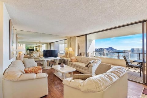 Best View in Honolulu Apartment in McCully-Moiliili